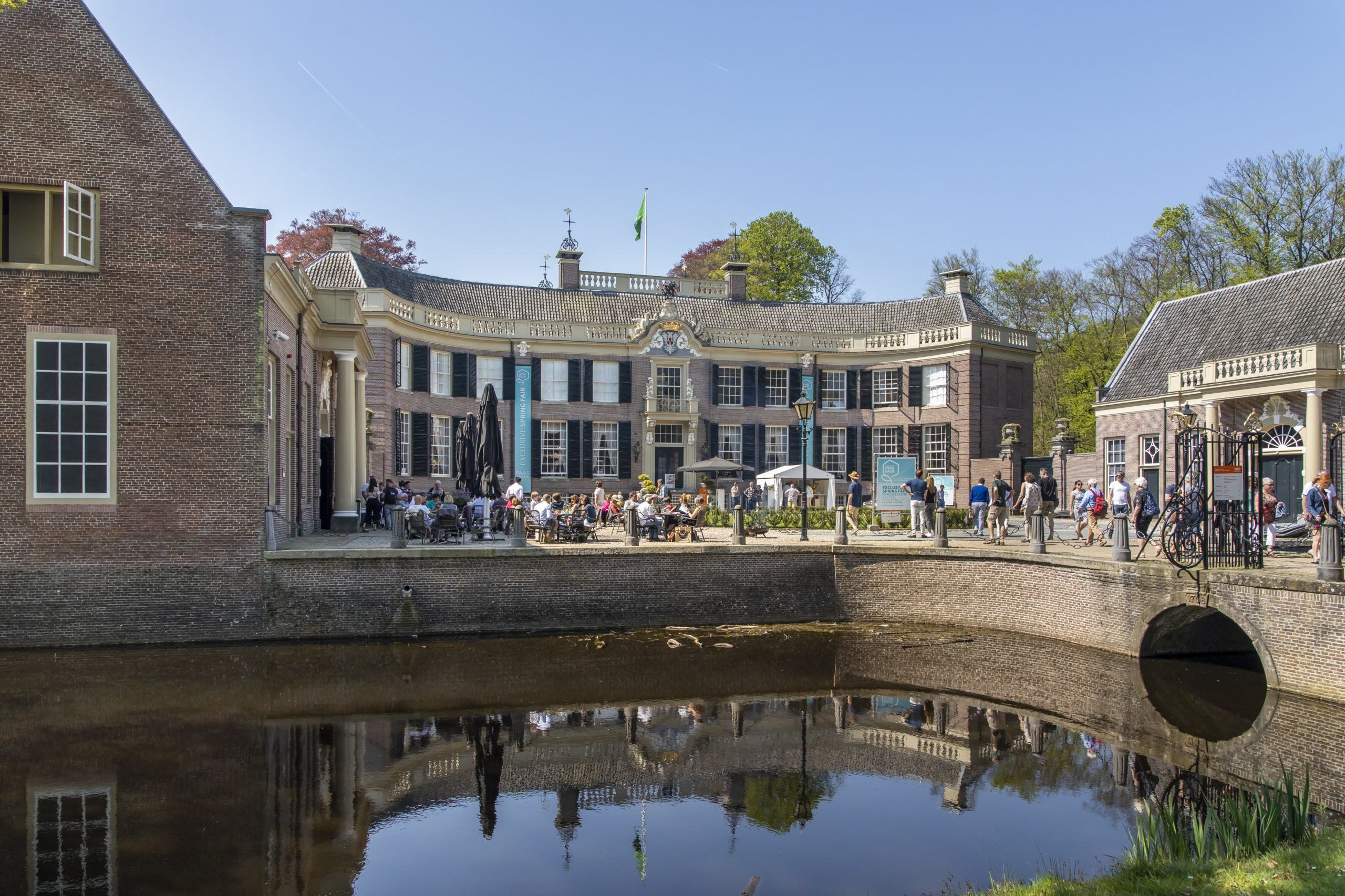 Kasteel Groeneveld tijdens zonnige voorjaarsbeurs