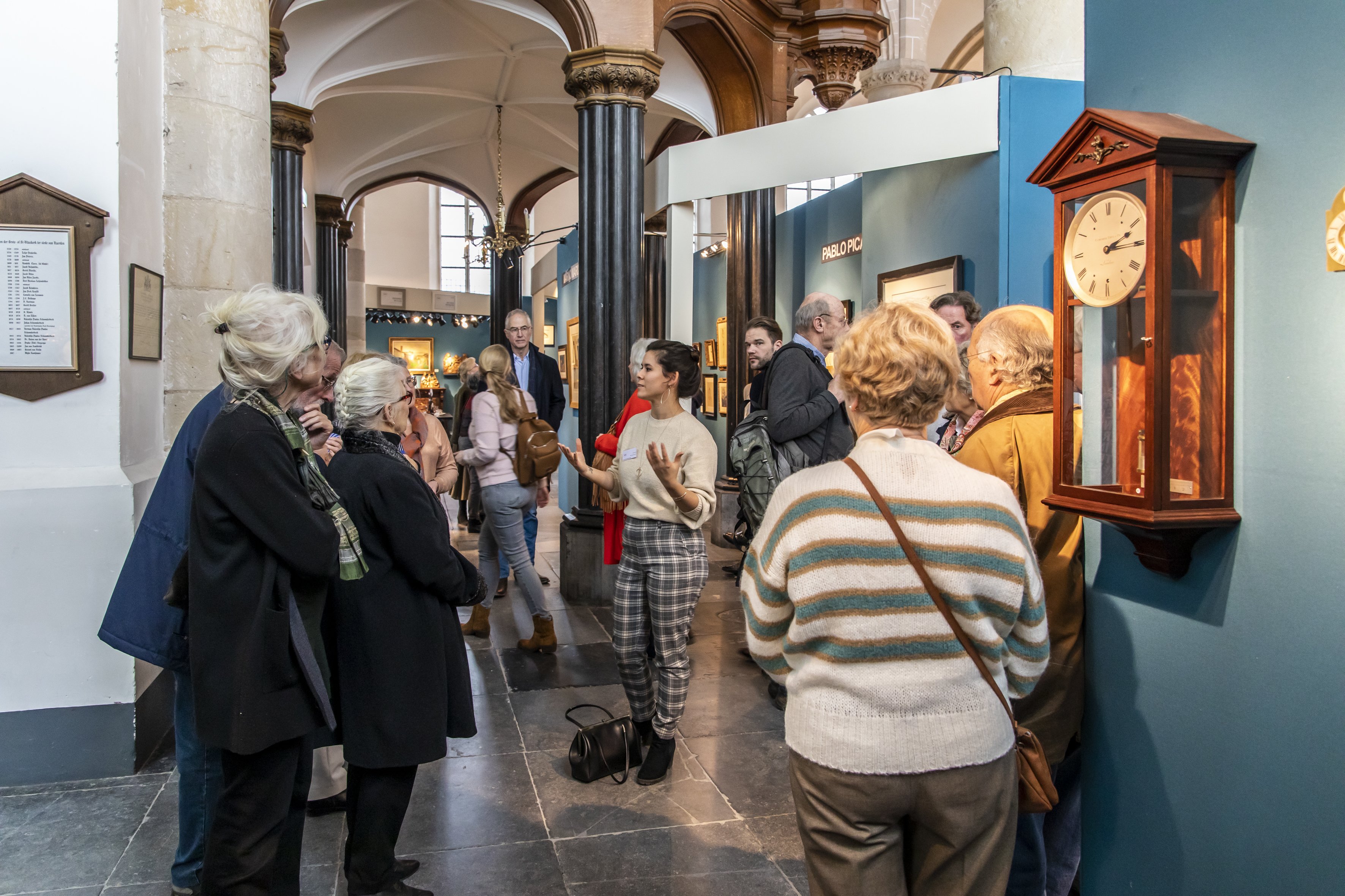 Exclusive tours or workshops for partners